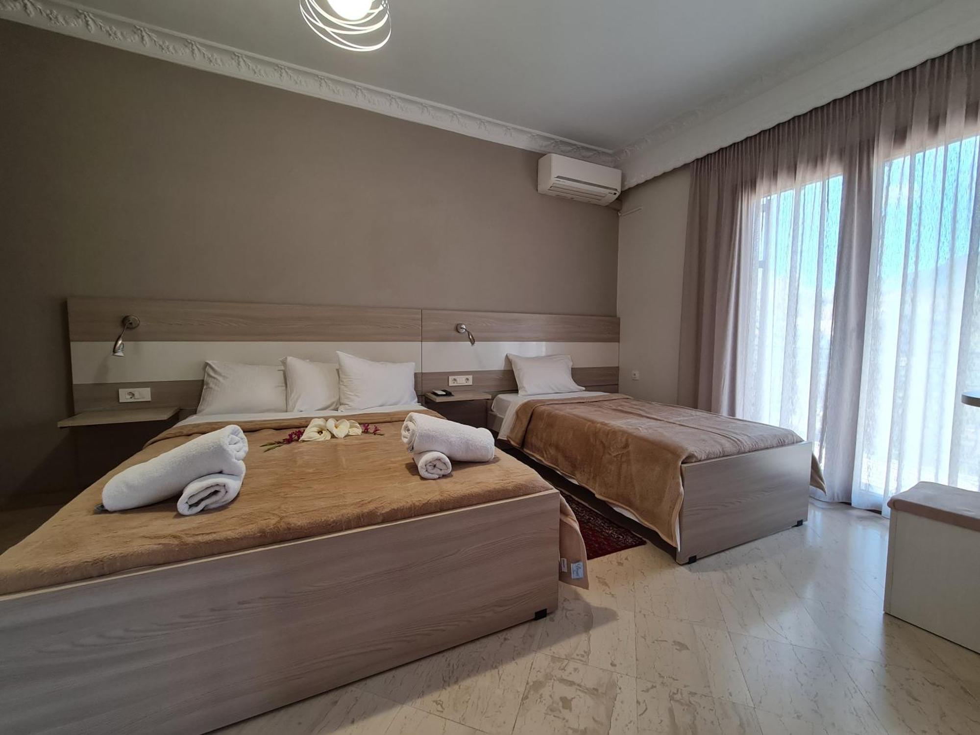 Zigos Apartments إيغومينيتسا الغرفة الصورة
